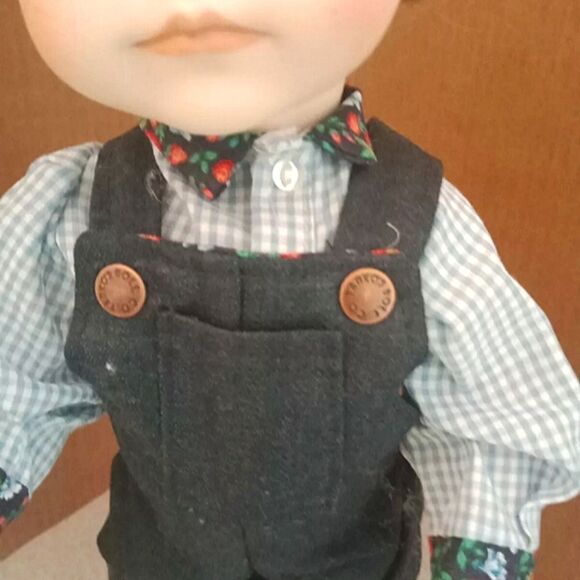 Tarkos doll Co. AUSTIN, 1996 STRAWBERRY FESTIVAL "Reaching for the Gold"  16" - Picture 2 of 4